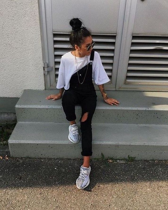 STYLECASTER | How to Wear Ripped Jeans: Street Style Inspiration