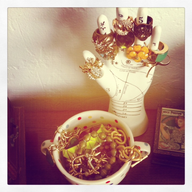 stylish-jewelry-storage-ideas