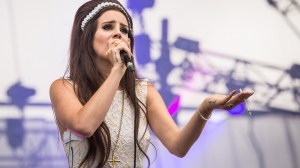 Lana Del Rey Performing