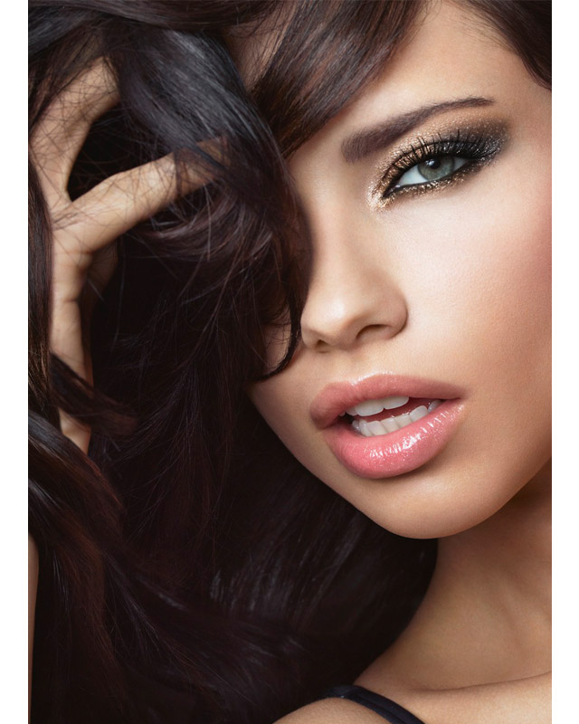 Candice Swanepoel Shares Her DIY Brightening Mask