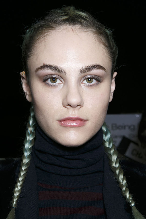 How to Create a Smokey Eye Makeup Look for Summer