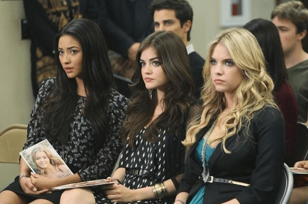 'Pretty Little Liars' Poster is Photoshopped, Actresses Speak Out