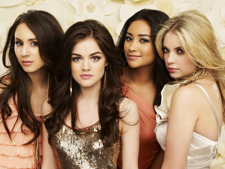 'Pretty Little Liars' Poster is Photoshopped, Actresses Speak Out