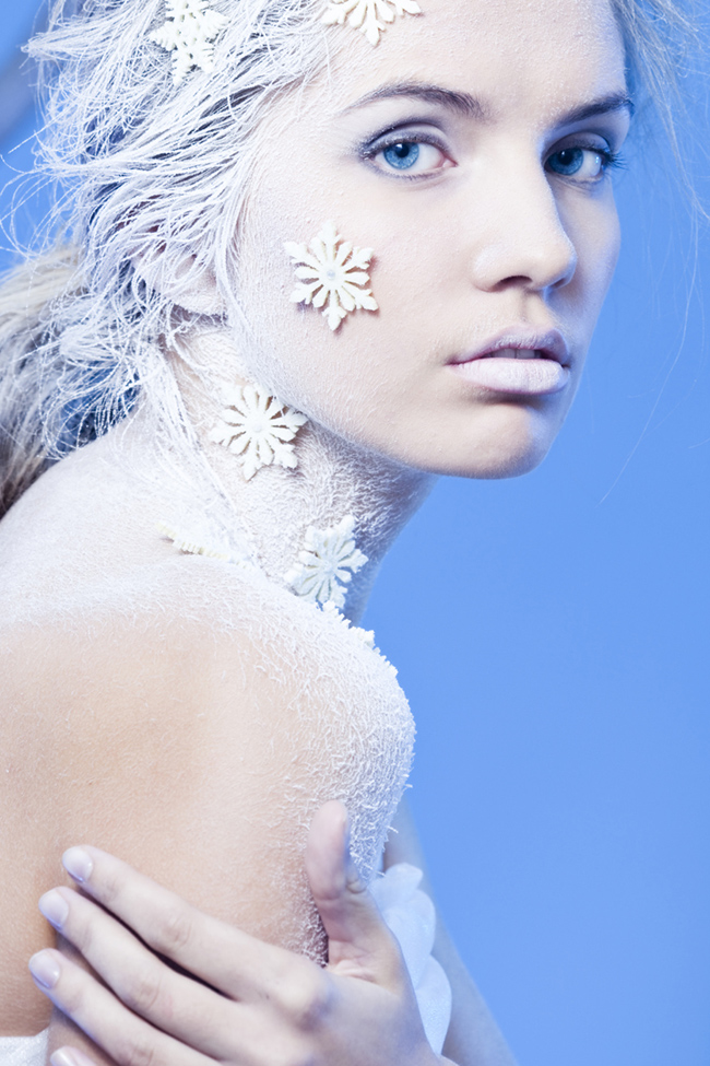 How to Keep Your Eye Makeup on Your Eyes