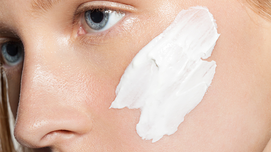 5 Detoxifying DIY Face Masks to Do When You Have Nothing Else to Do