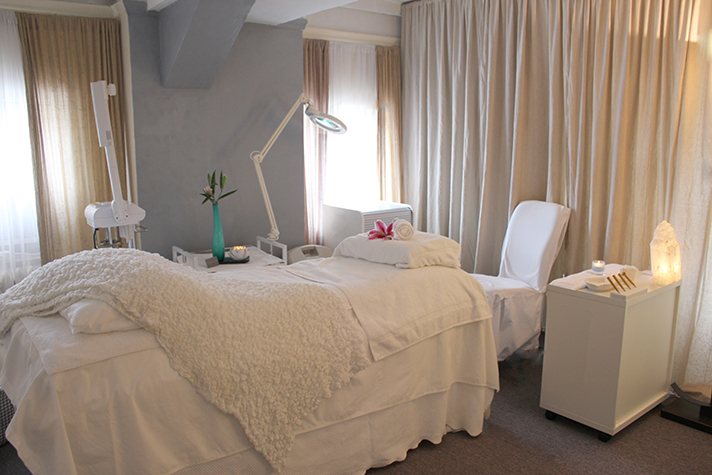 ildi-pekar-facial-room