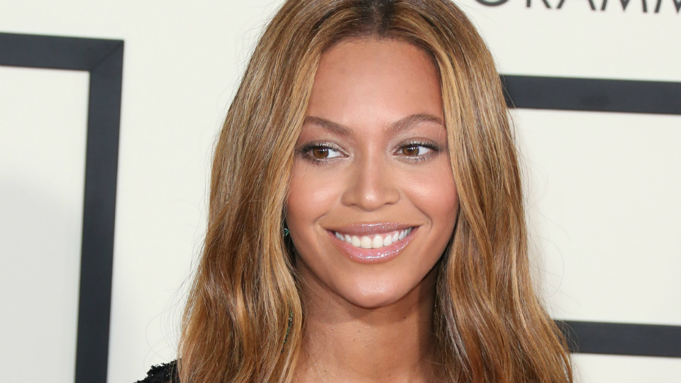 Beyonce, Jay Z, and Blue Ivy Vacation in Hawaii