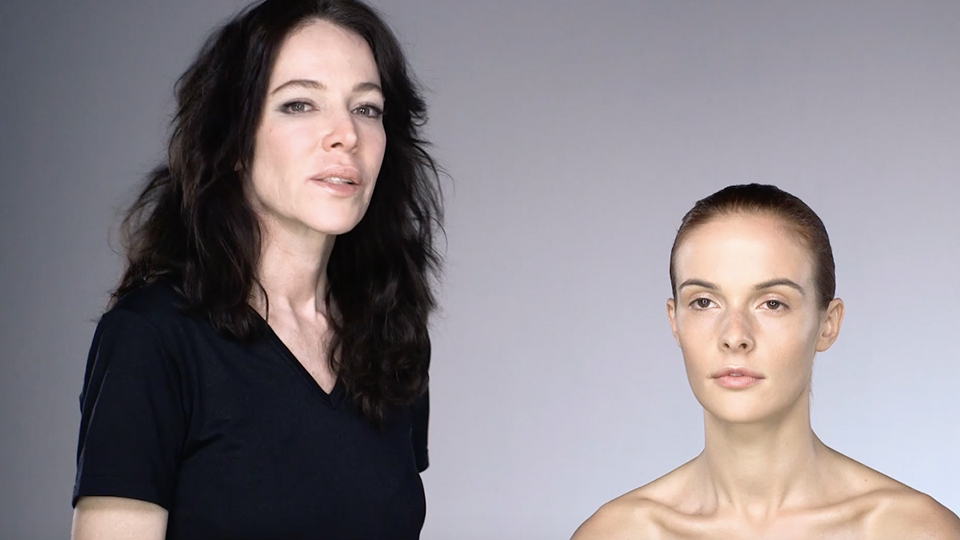 Video: How to Master Cleavage Contouring