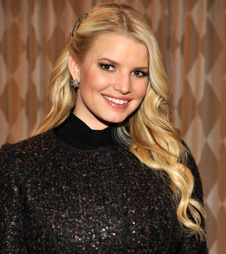 Miranda Kerr Gets Ready Take It All Off