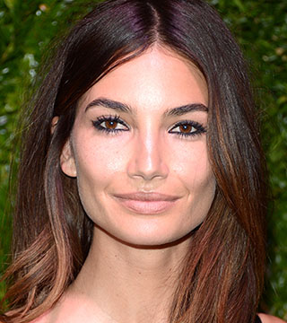 Hailee Steinfeld Plays Down the Squad, Doesn't Hang Out with Taylor Much