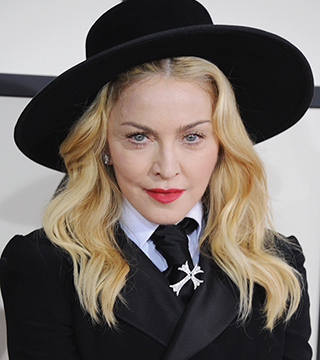 Taylor Swift Is The First Woman To Dethrown Herself On Billboard