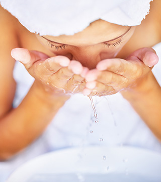 5 Better Tools Cleaning Your Face (and How Use Them)