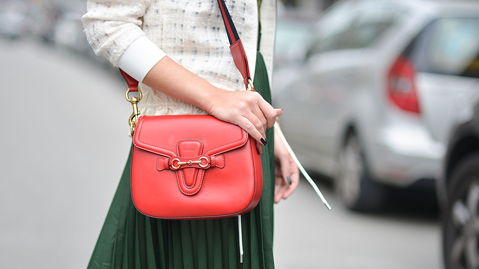 Billie Eilish Grammys Beauty Look 2020: Even Her Nails Are Gucci Green