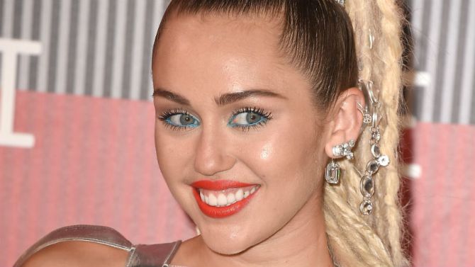 Miley Cyrus Discusses Pansexuality and Coming Out to Her Parents