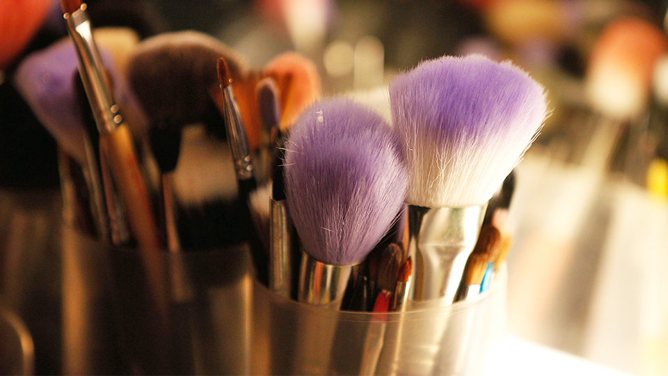 The 5 Best Ways to Clean Makeup Brushes