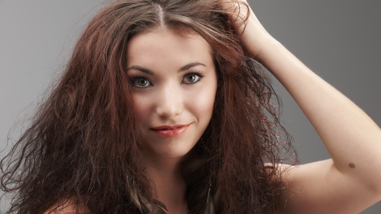 How to Style Puffy Hair