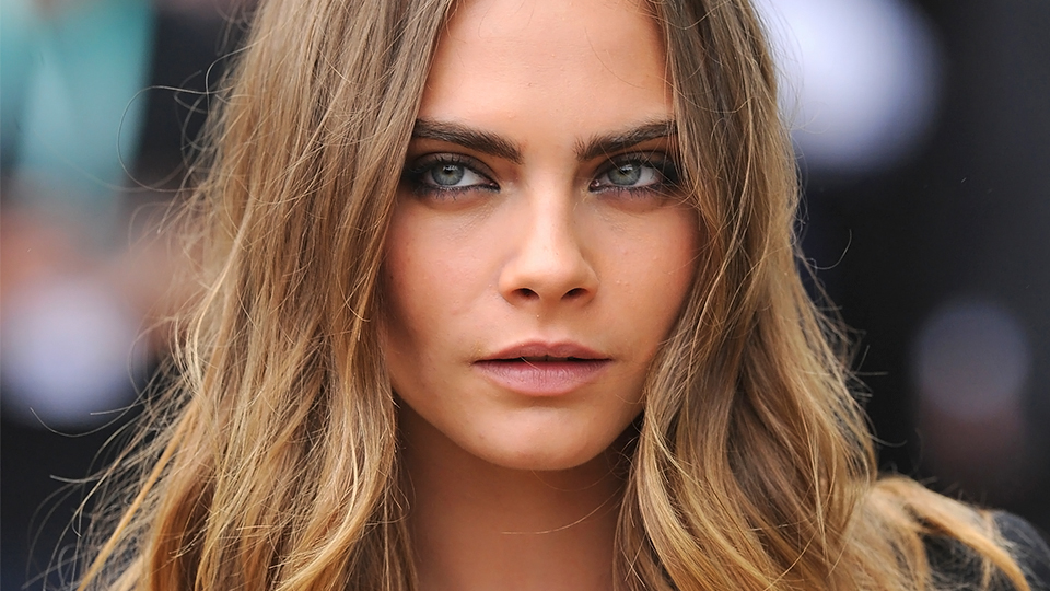 You Need to See Cara Delevingne's Blue Hair Wig