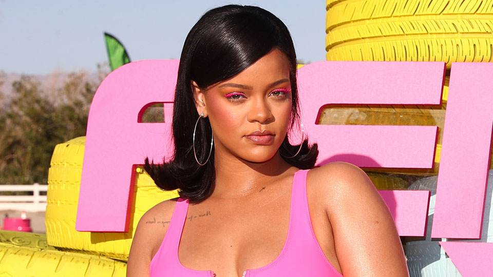 Proof That Rihanna Loves Fenty Gloss Bomb