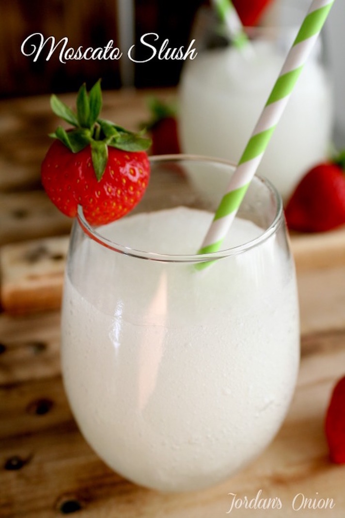 STYLECASTER | White Wine Slushie Recipes to Make Before the Summer Ends