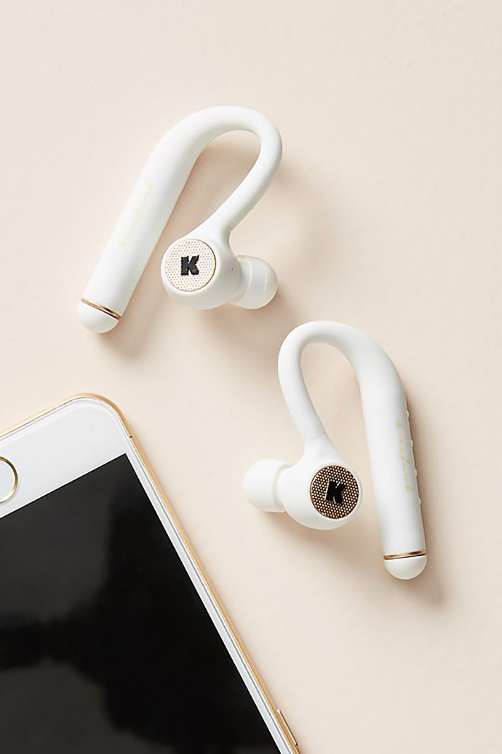 STYLECASTER | 27 Luxe Travel Must-Haves That Promise to Elevate Your Holiday Season