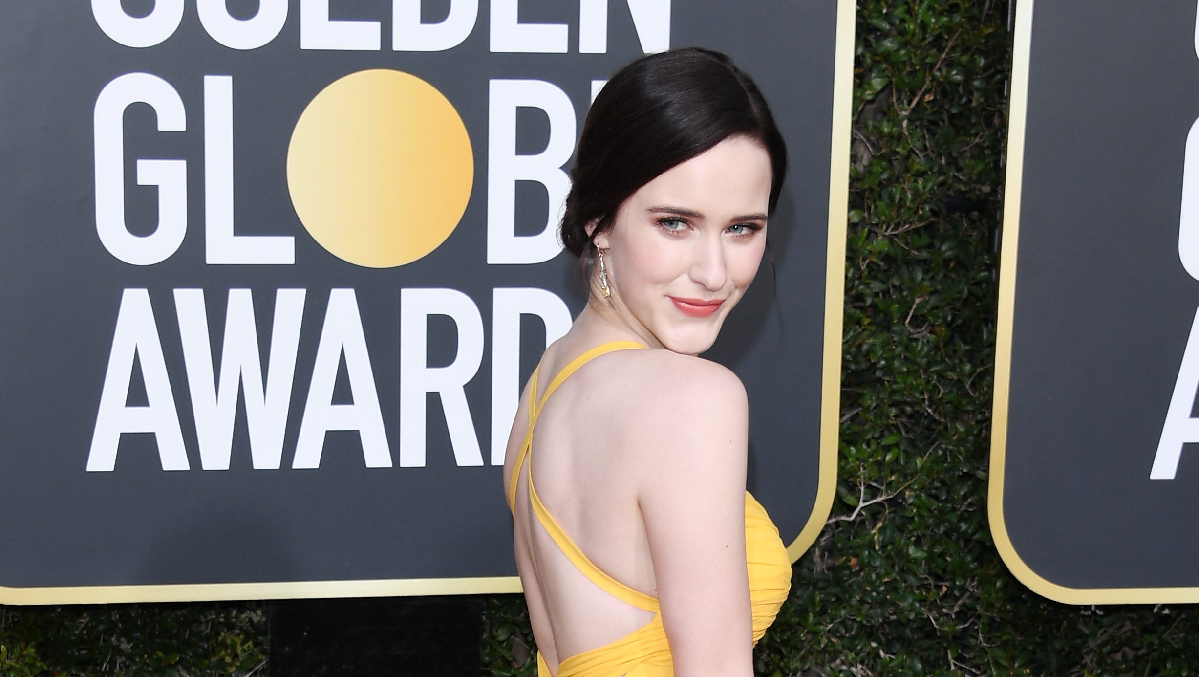Rachel Brosnahan Sports Yellow Color Trend at 2019 Golden Globes