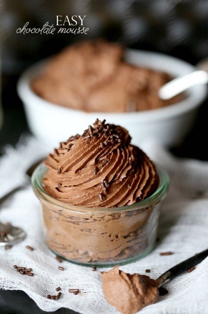 STYLECASTER | 17 Easy Chocolate Desserts That Want to Be Your Valentine | Easy Chocolate Mousse