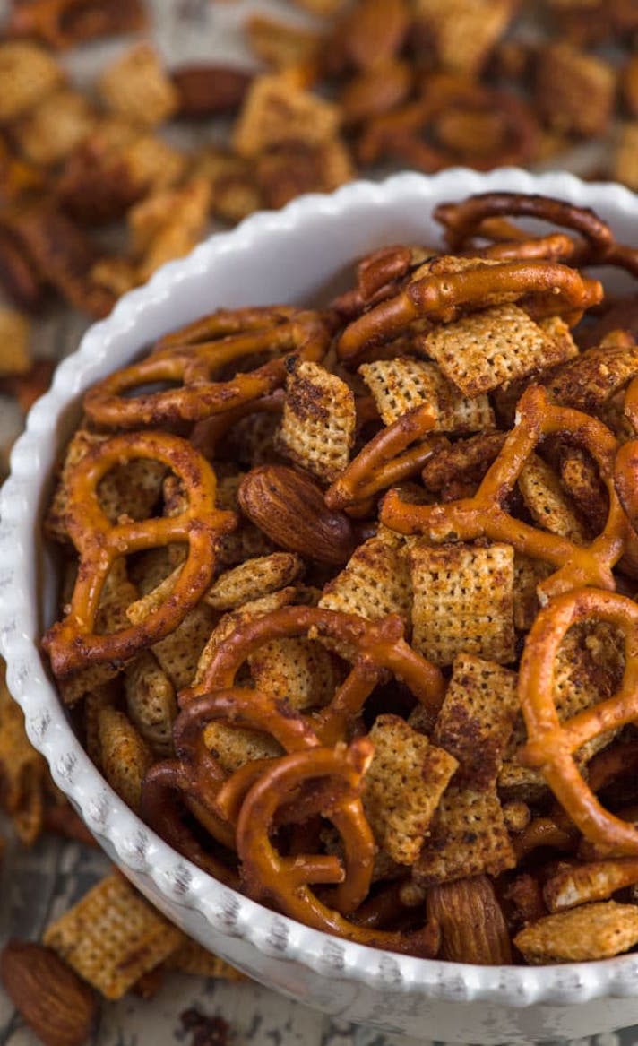 STYLECASTER | 17 Slow-Cooker Recipes to Whip Up During March Madness | BBQ Chex MIx