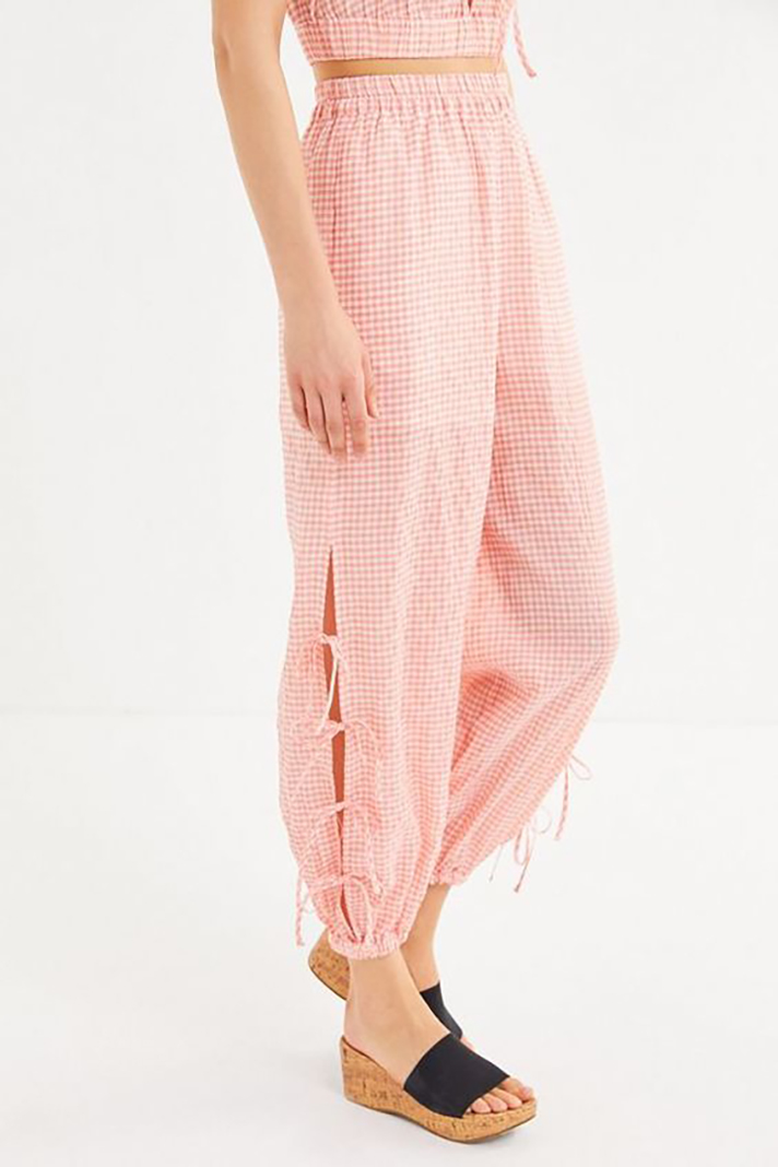 STYLECASTER | Spring Pants Are Here to Make Your Life Cuter and More Comfortable