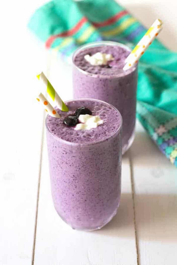 STYLECASTER | 17 High-Protein Smoothies With No Protein Powder | Blueberry Cottage Cheese Smoothie