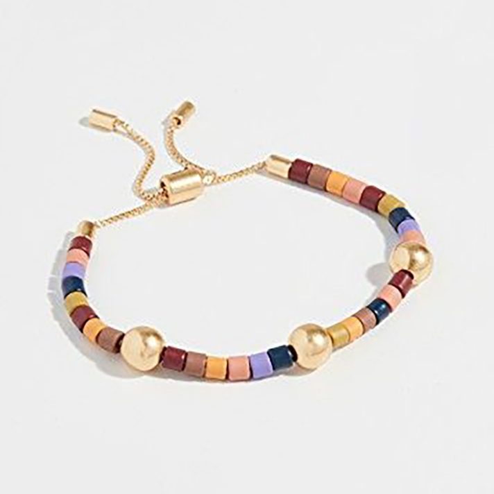 STYLECASTER | Friendship Bracelets Might Be 2019's Most Nostalgic Trend Yet