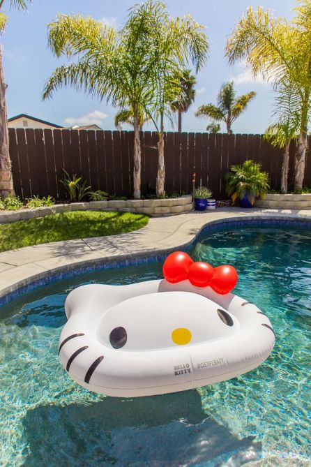 STYLECASTER | Cute Pool Floats
