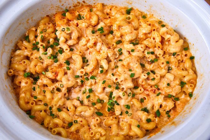 STYLECASTER | Slow-Cooker Pastas Are the Easiest Way to Indulge in a Lazy, Decadent Meal This Summer | Mac and Cheese