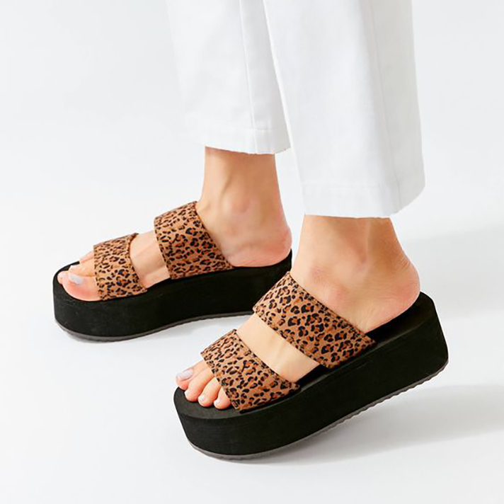 STYLECASTER | Summer Slides Are Back and Cuter Than Ever