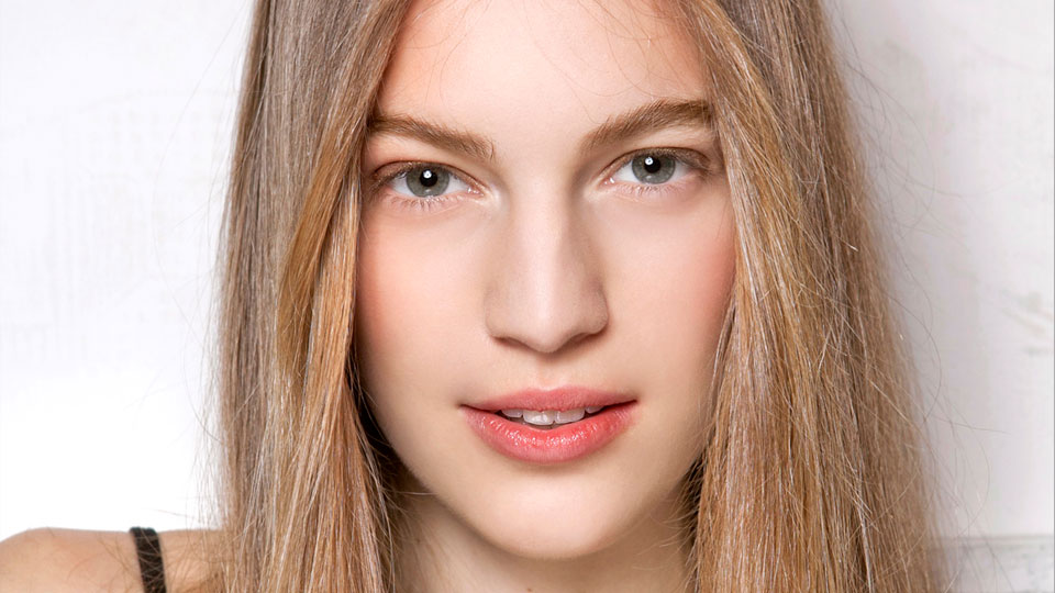 These Straightening Brushes Just May be The Next Best Thing to a Salon Blowout | STYLECASTER