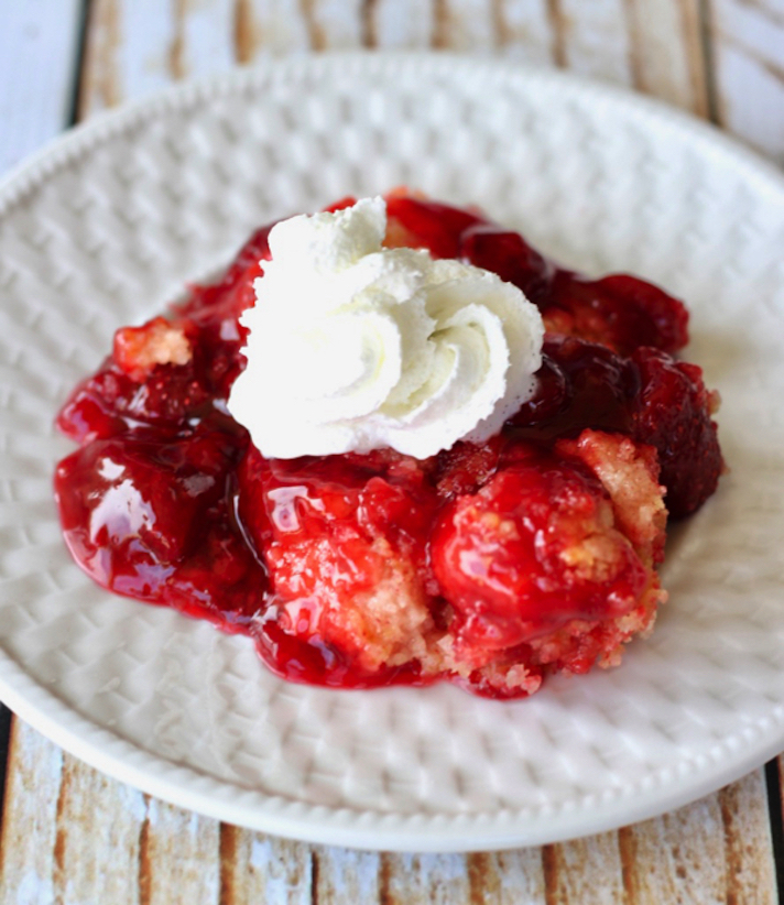 STYLECASTER | 17 Summer Dump Cakes That Literally Couldn't Be Easier | Slow-Cooker Strawberry Dump Cake