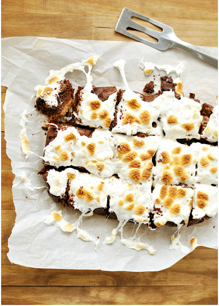 STYLECASTER | 15 Slow-Cooker Brownie Recipes You Won't Be Able to Stop Eating | S'mores Brownies