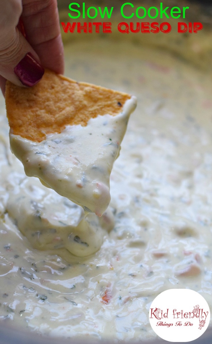 STYLECASTER | 17 Slow-Cooker Queso Dips So Sexy, I Could Cry | White Queso