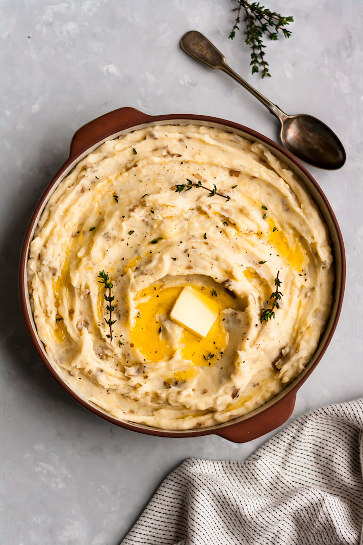 STYLECASTER | 17 Slow-Cooker Recipes That Are Perfect For Sick Days | Creamy Garlic Mashed Potatoes