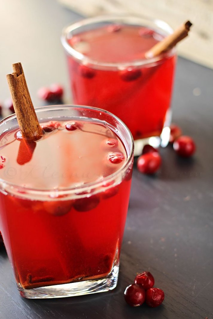 STYLECASTER | 17 Slow-Cooker Cocktails That'll Heat Up a Holiday Party | Cranberry Cider