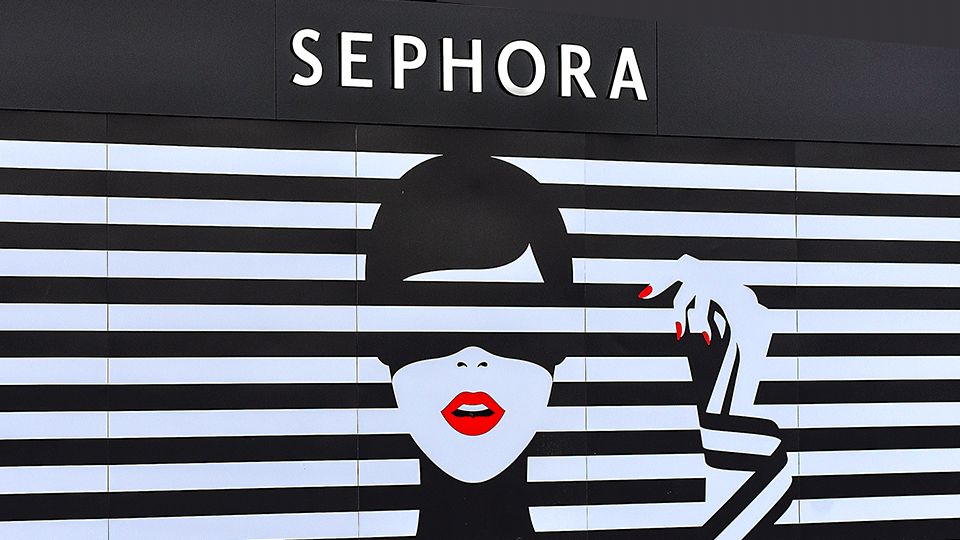 A blinking gif of a Sephora wall.