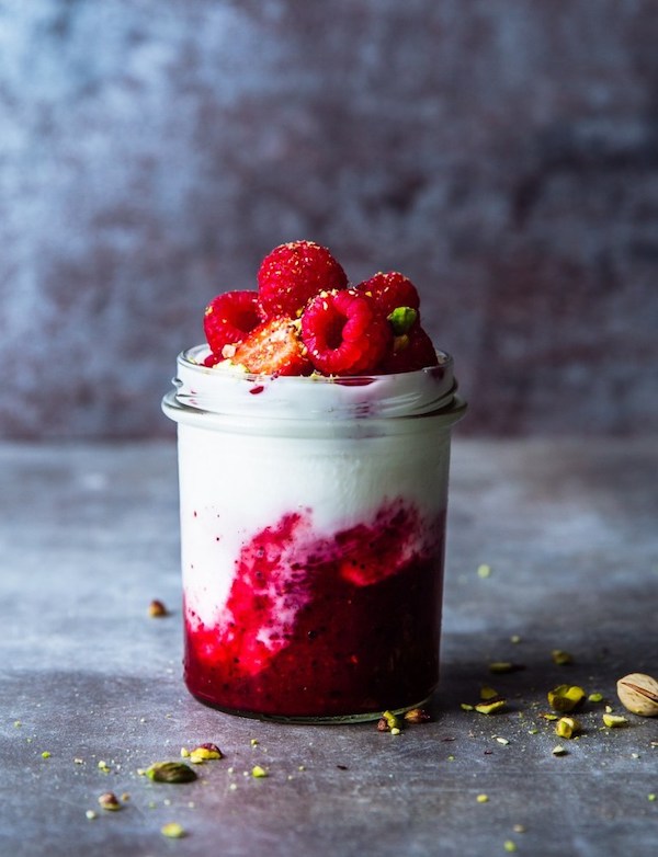 STYLECASTER | Healthy Smoothie Recipes | layered smoothie yogurt pistachio