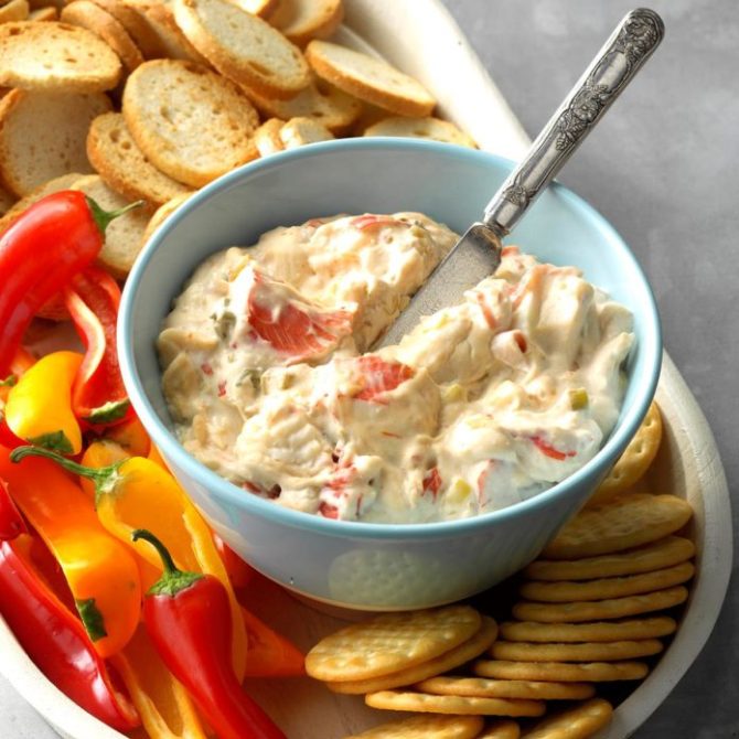STYLECASTER | easy summer slow cooker recipes | slow cooker hot crab dip