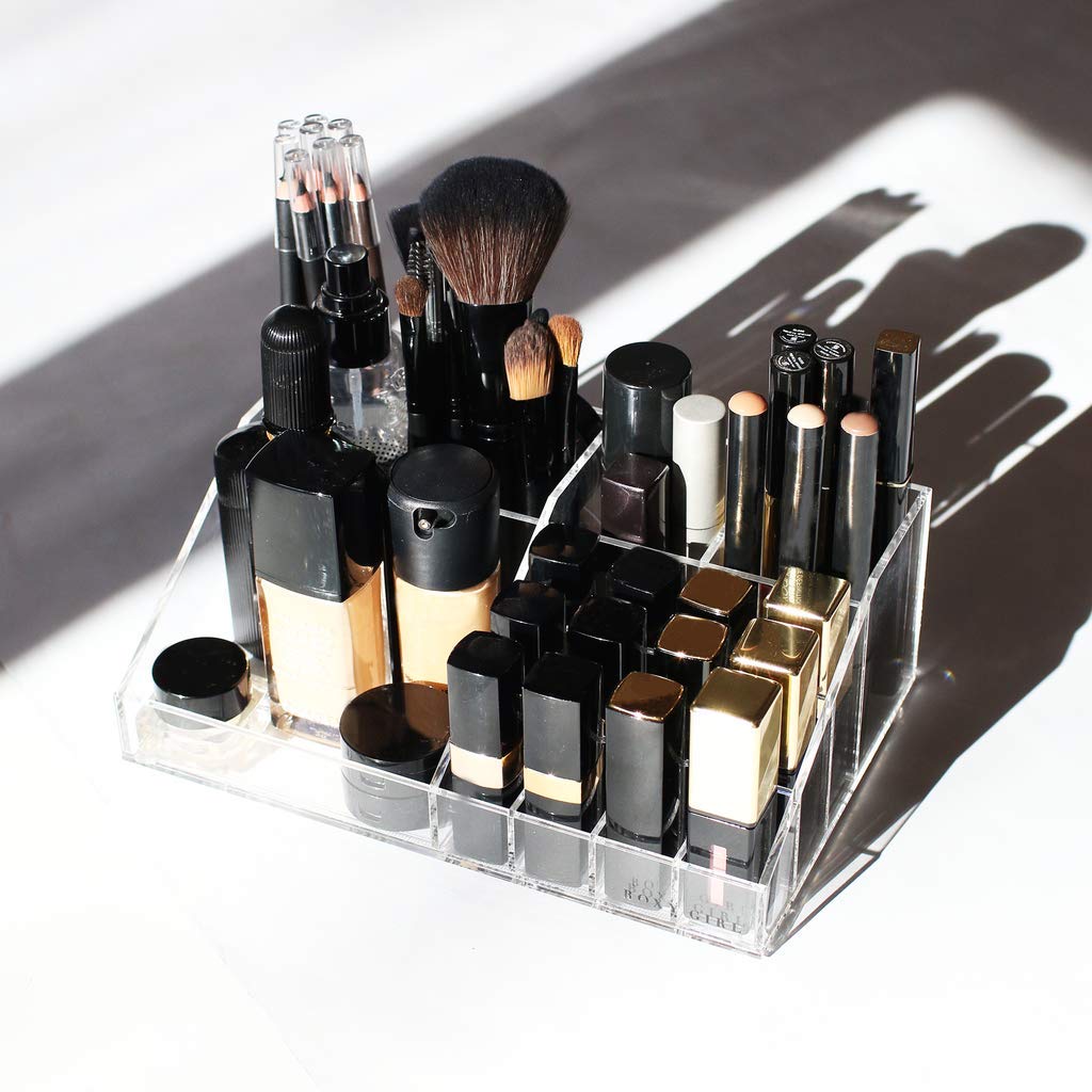 Boxy girl lipstick holder