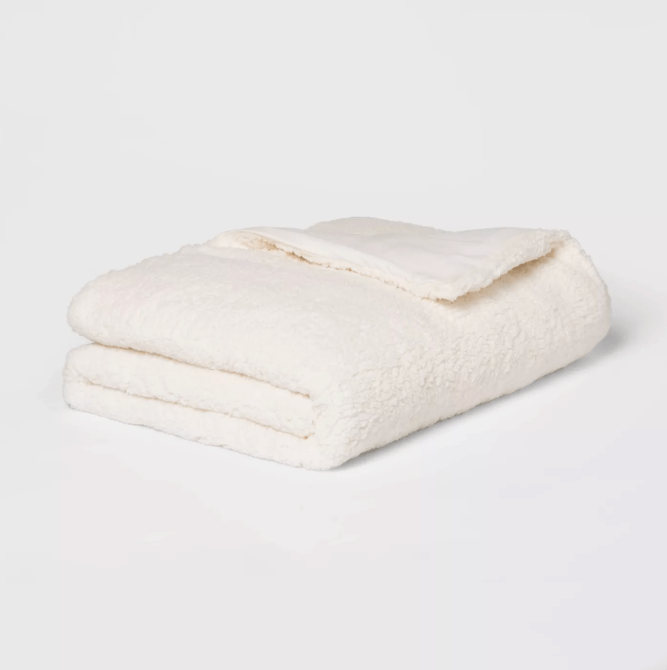 Stylecaster | Weighted Blankets Gift Guide