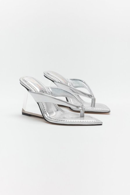 STYLECASTER | Good American Cinderella Heels