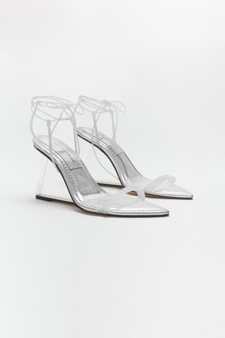 STYLECASTER | Good American Cinderella Heels
