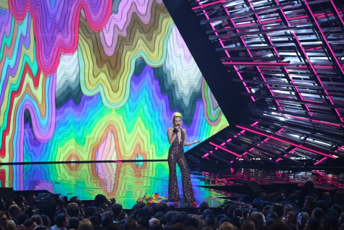 STYLECASTER | Jen Stark Armitron