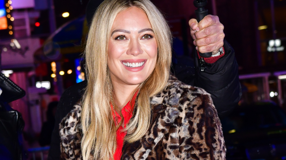 Hilary Duff Chopped Off All Her Hair & Now I Want a Bob, Too