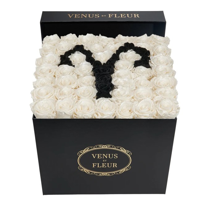 Venus et Fleur Aries Flower Arrangement