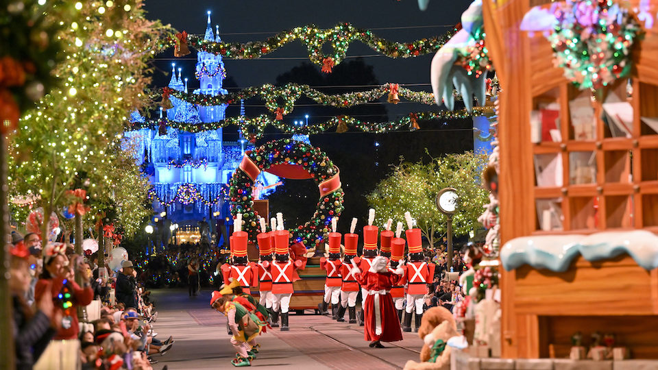 How to Watch Disney Christmas Parade